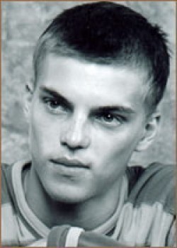 Full Aleksey Solonchev filmography who acted in the TV series Kogda rastayal sneg (serial).
