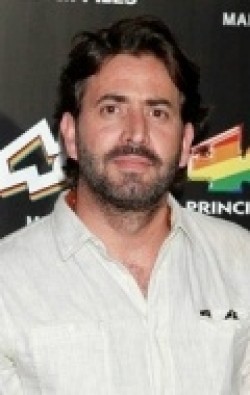 Full Antonio Garrido filmography who acted in the TV series Los simuladores.