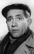 Full Bernard La Jarrige filmography who acted in the TV series Les enquêtes du commissaire Maigret.