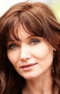 Full Essie Davis filmography who acted in the TV series Cloudstreet.