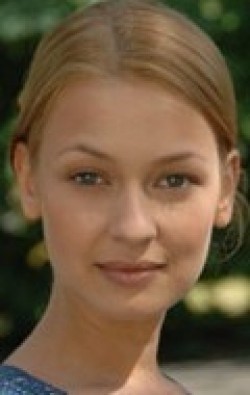 Full Evgeniya Loza filmography who acted in the TV series Motyilki (mini-serial).