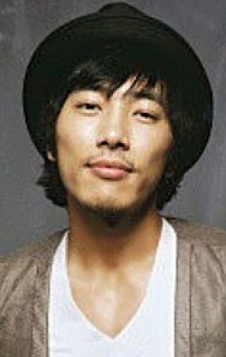 Full Geon-woo Bae filmography who acted in the TV series Jachebalkwang Geunyeo.