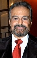 Full Gonzalo Vega filmography who acted in the TV series Tenias que ser tu.