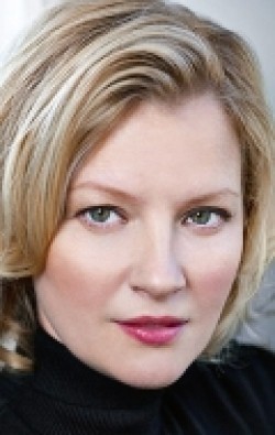 Full Gretchen Mol filmography who acted in the TV series Girls Club.