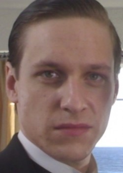 Full Jakob Ohrman filmography who acted in the TV series Dar vi en gang gatt.