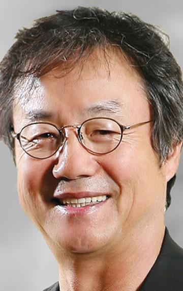 Full Jeong Dong Hwan filmography who acted in the TV series Nine: Nine Times Time Travel.