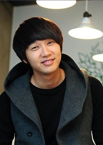 Full Ji Hyun Woo filmography who acted in the TV series In-hyeon-wang-hoo-eui Nam-ja.