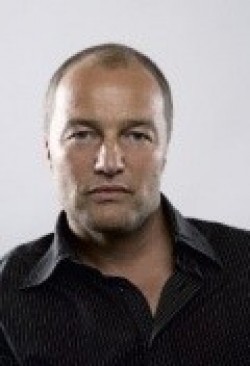 Full Lars Arentz-Hansen filmography who acted in the TV series Halvbroren.