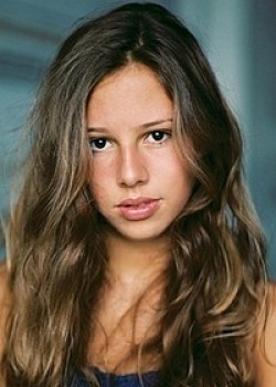 Full Leonie Tepe filmography who acted in the TV series Taco und Kaninchen.