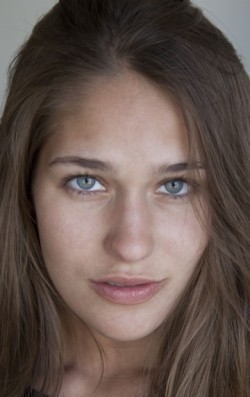 Full Lola Kirke filmography who acted in the TV series Mozart in the Jungle.