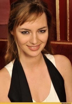 Full Louise Bourgoin filmography who acted in the TV series Les Bonus de Guillaume  (serial 2008-2010).