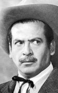 Full Luis Aragon filmography who acted in the TV series Pueblo sin esperanza.