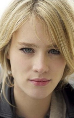 Full Mackenzie Davis filmography who acted in the TV series Halt and Catch Fire.