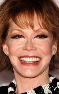 Full Mary Tyler Moore filmography who acted in the TV series Mary.