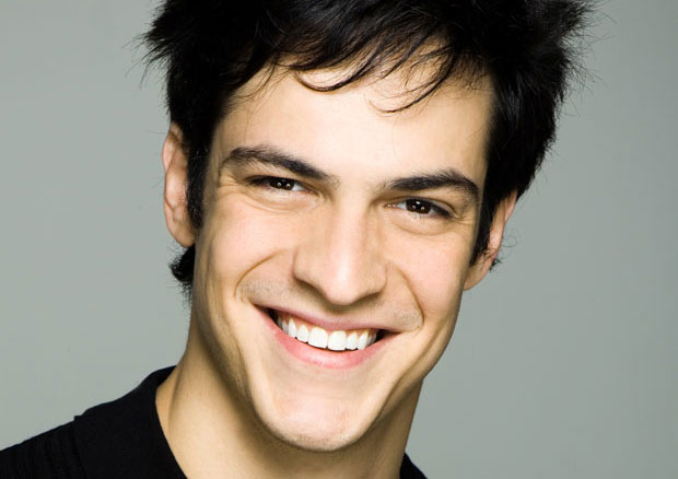 Full Mateus Solano filmography who acted in the TV series Viver a Vida.