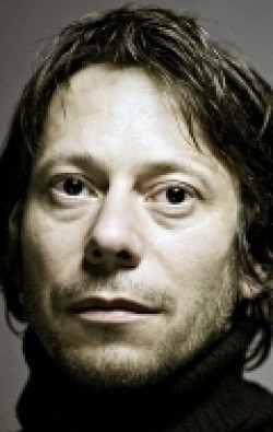 Full Mathieu Amalric filmography who acted in the TV series La chanson du dimanche.