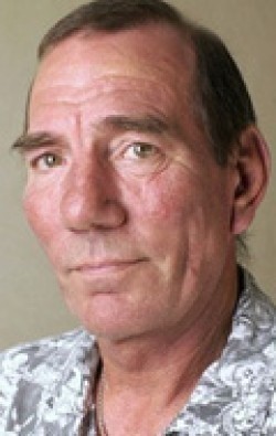 Full Pete Postlethwaite filmography who acted in the TV series Horse in the House.