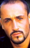 Full Romeo Sarfati filmography who acted in the TV series Une famille formidable  (serial 1992 - ...).