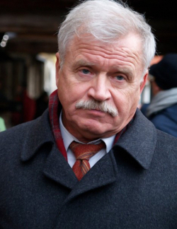 Full Sergei Nikonenko filmography who acted in the TV series Aptekar (serial).