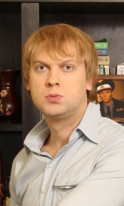 Full Sergey Svetlakov filmography who acted in the TV series Projektorperishilton (serial 2008 - 2012).