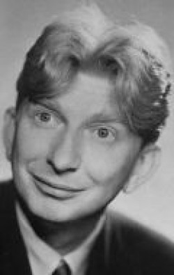 Full Sterling Holloway filmography who acted in the TV series Tony the Pony.