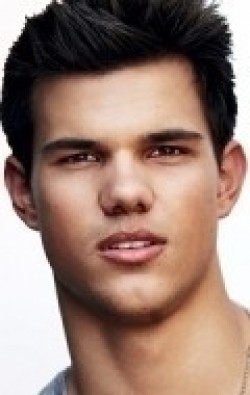 Full Taylor Lautner filmography who acted in the TV series Cuckoo.