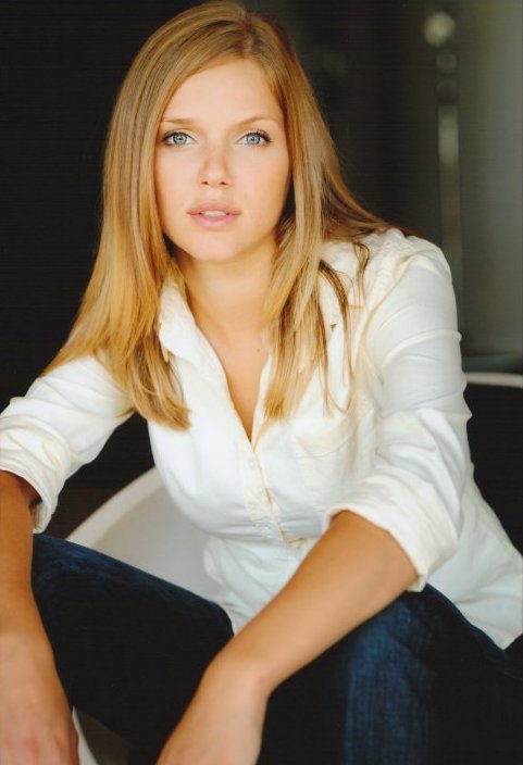 Full Tracy Spiridakos filmography who acted in the TV series Majority Rules!  (serial 2009 - ...).