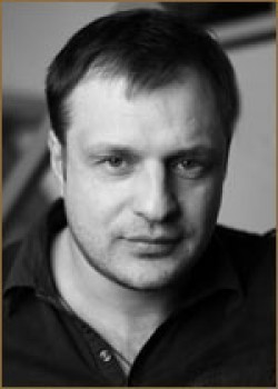 Full Viktor Schur filmography who acted in the TV series Ograblenie po-jenski (mini-serial).