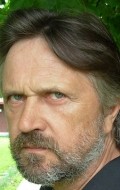 Full Vladimir Antonik filmography who acted in the TV series Belyie odejdyi (serial).