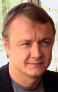 Full Vladimir Shevelkov filmography who acted in the TV series Serdtsa tryoh (mini-serial).